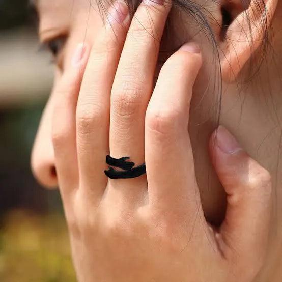 Black & Silver I Love You Hug Ring | Adjustable Hugging Hand Ring